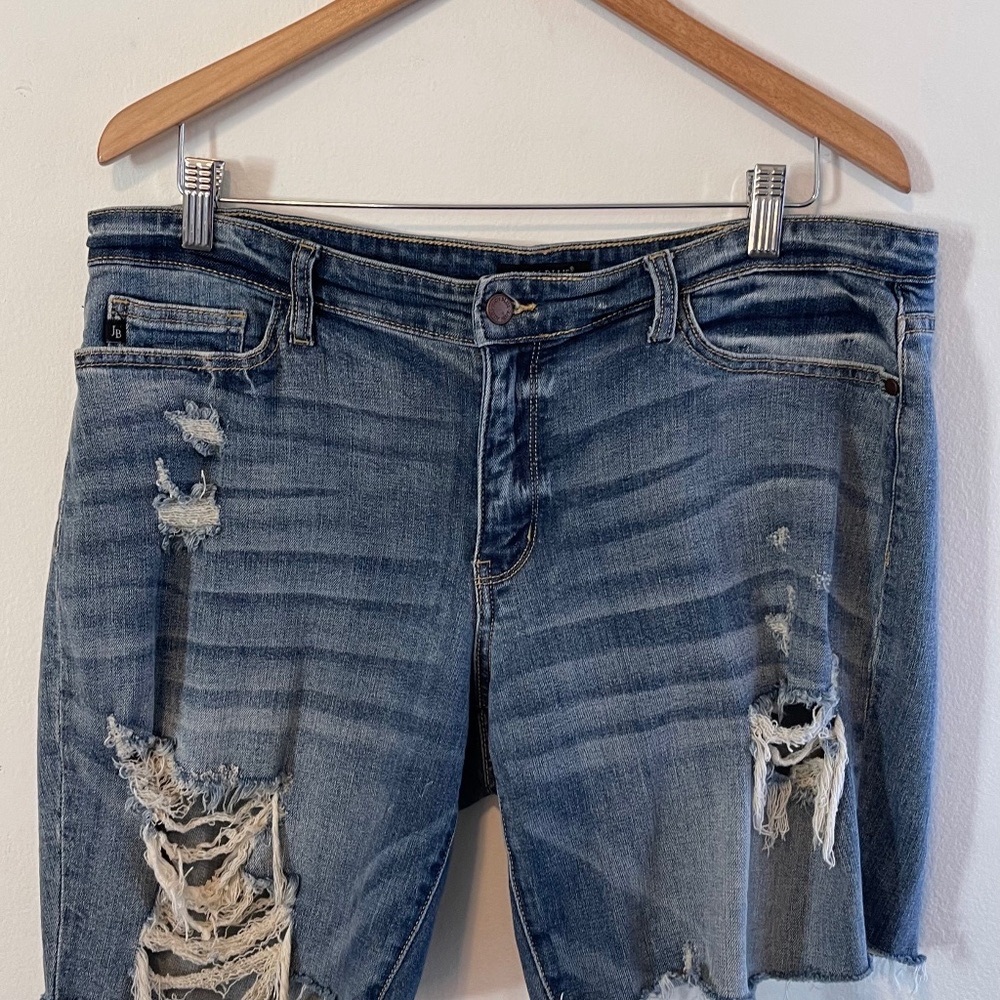 Judy Blue’s Distressed Bermuda Shorts ~ SIZE 15 ~ Boyfriend Fit